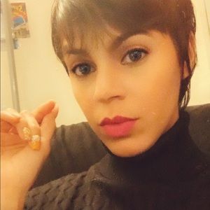 Meet your Posher, Tania